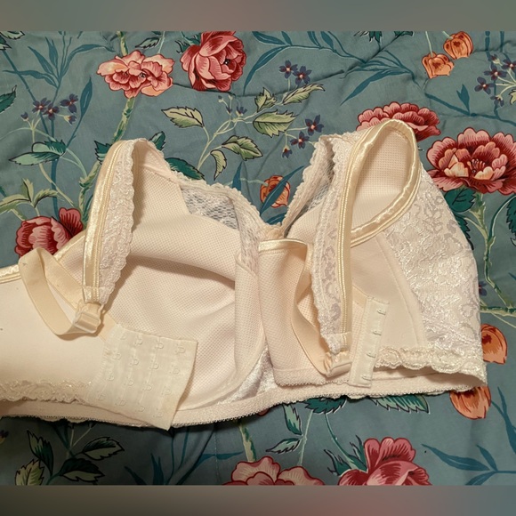 Playtex 18-Hour Bra 42DD White 🩷 - Picture 5 of 6